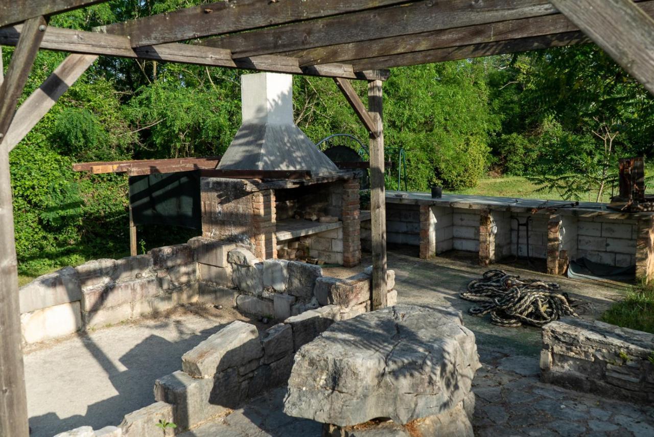 Julijud, Heated Pool, Jacuzzi, Dome And Sauna Brajkovici  Екстер'єр фото